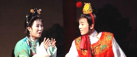 少见的朝鲜版《红楼梦》：李正兰扮演林黛玉，金日煌扮演贾宝玉
