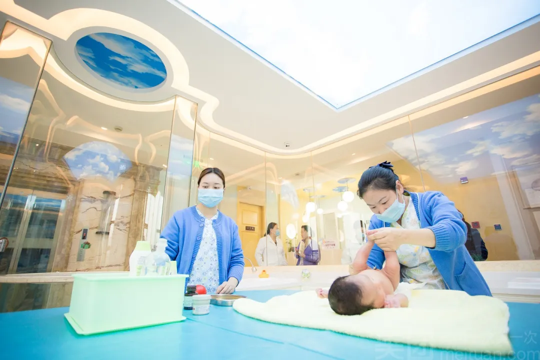 3万块到底值不值?陪老婆住了28天月子中心,我想说点真心话