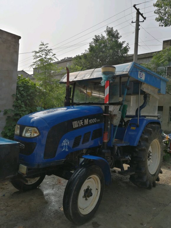 農(nóng)民出售14年的雷沃900拖拉機(jī)，愛(ài)車農(nóng)民，看看值多少錢？
