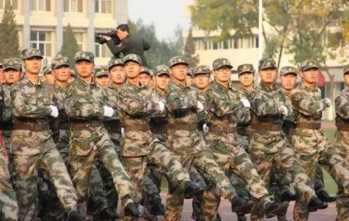 2021征兵开始，报考条件有所降低，成为“女兵”的可能性更大