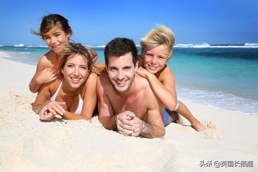 全部脱掉！英国赤裸主义兴起，以后再也不用洗衣服了？