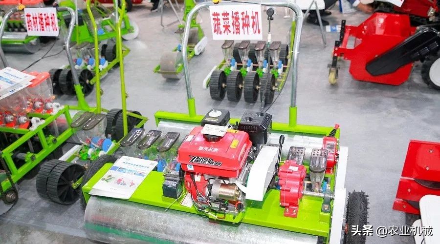 2019中國國際農(nóng)機(jī)展10大農(nóng)具：龍豐液壓翻轉(zhuǎn)犁、福林格液態(tài)施肥機(jī)關(guān)注度高