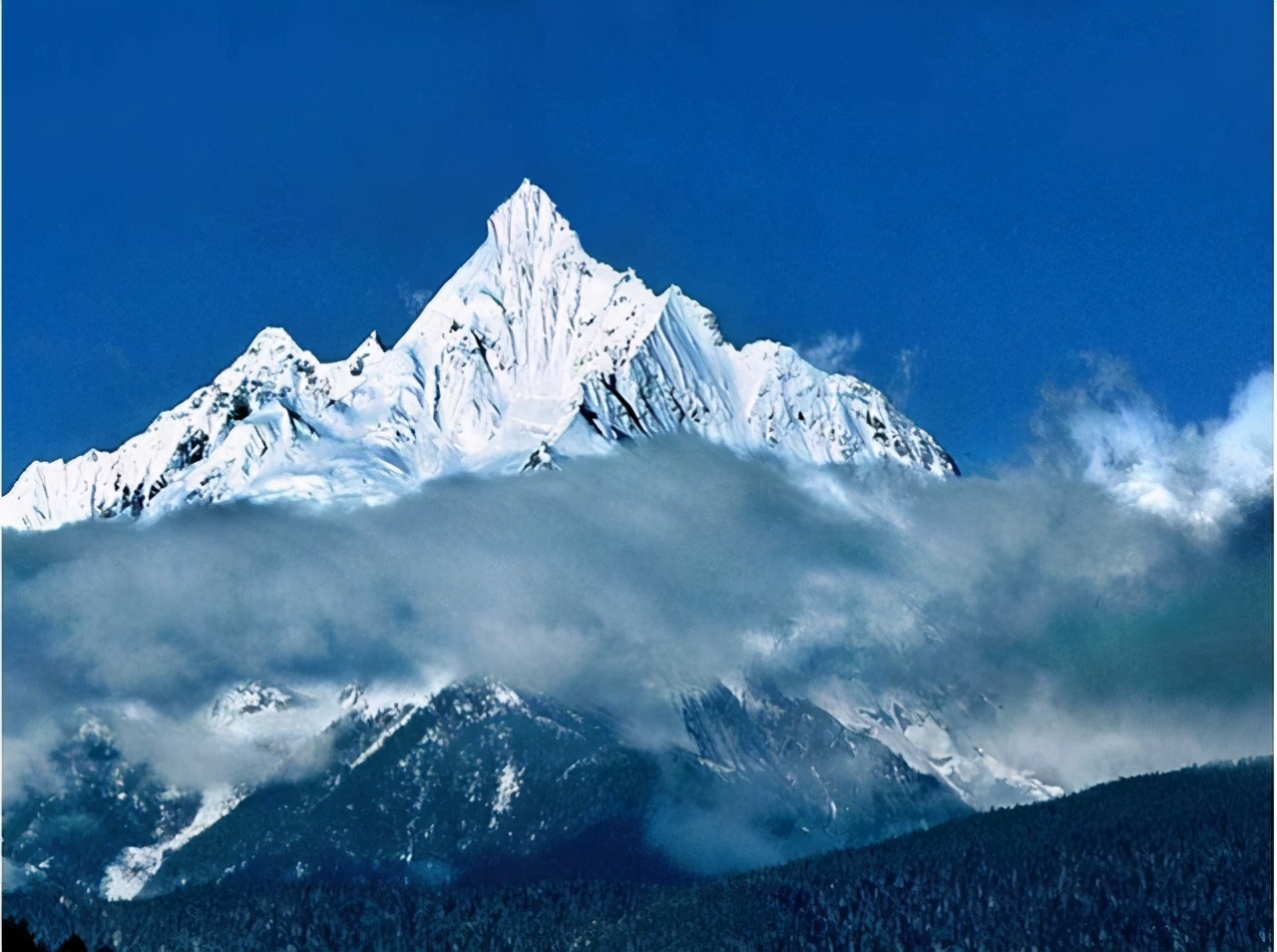 玉龙雪山海拔高度（玉龙雪山海拔高度是多少千米）-第3张图片-科灵网