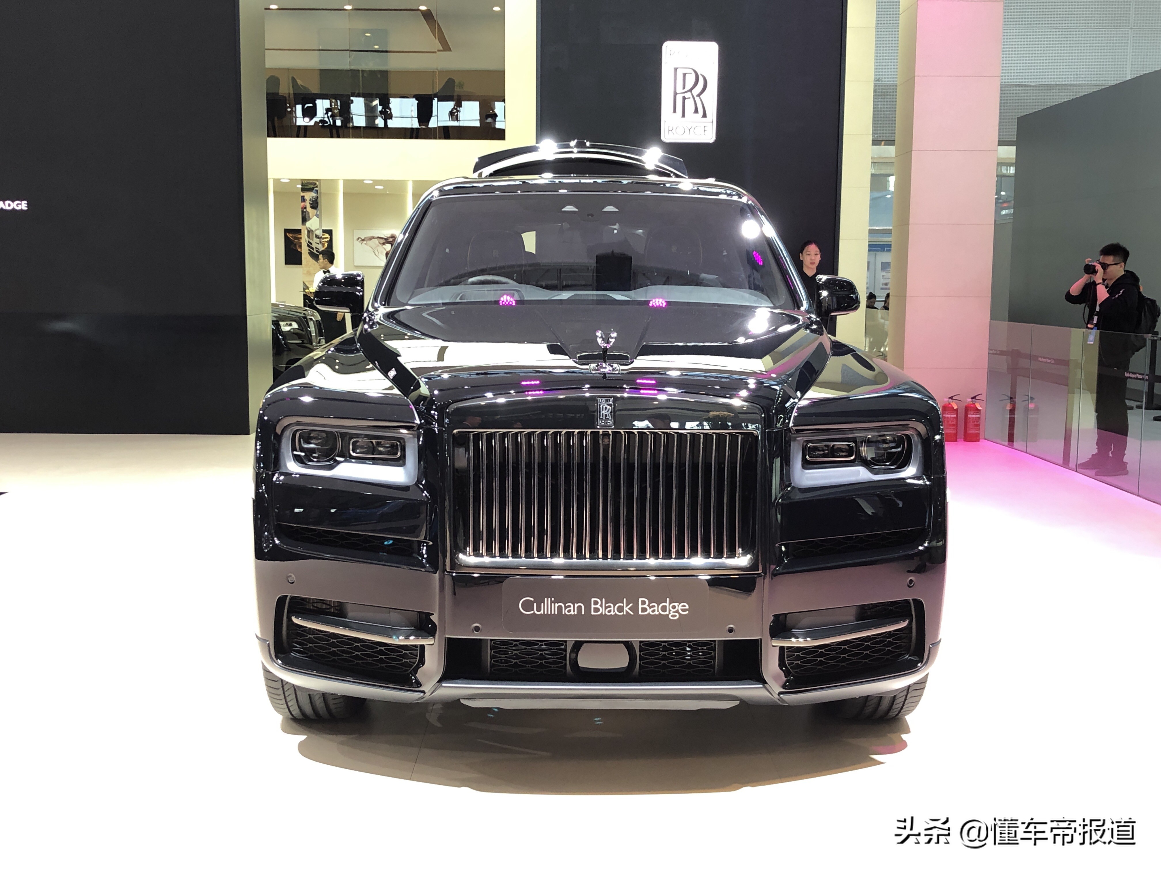 做最独特的自己！劳斯莱斯Black Badge库里南亮相广州车展