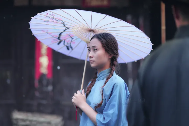 “雨巷诗人”戴望舒诗六首，堪称现代象征派诗歌的代表