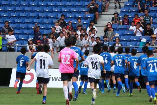 世界亚军！中国12岁少年队虐日本4队 力压巴萨恒大进决赛