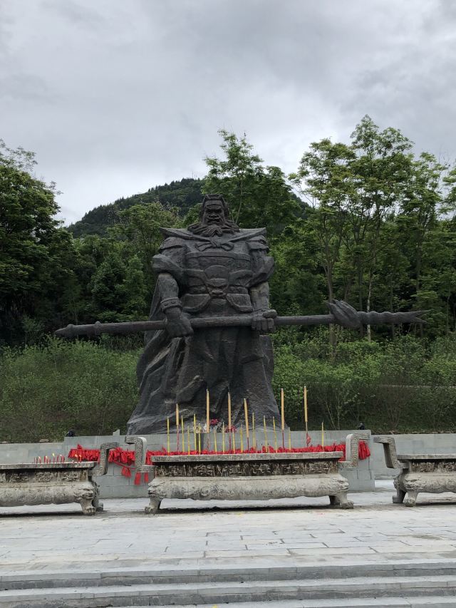 从武汉到重庆穿越两坝七城十大风景名胜，美维凯珍号游轮8日游