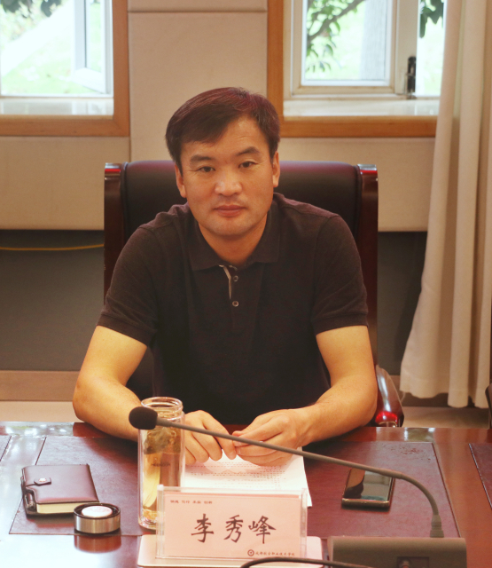 成都市新都区党政考察团领导一行莅临学校考察交流
