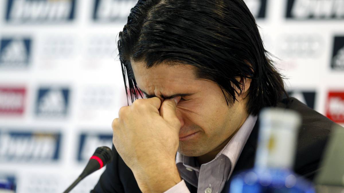 德拉雷德退役(他23岁夺得欧洲杯,被誉为"日后最好