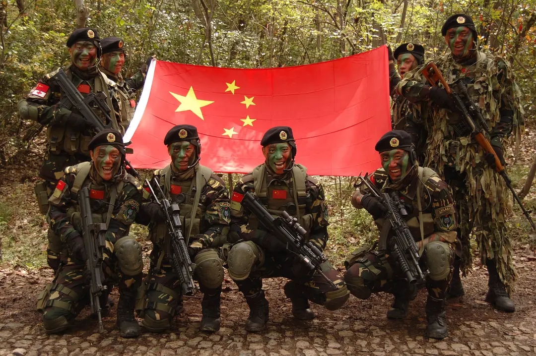 吴京的逆袭情史，因穷曾被两位美人嫌弃，邂逅谢楠后收获神仙爱情