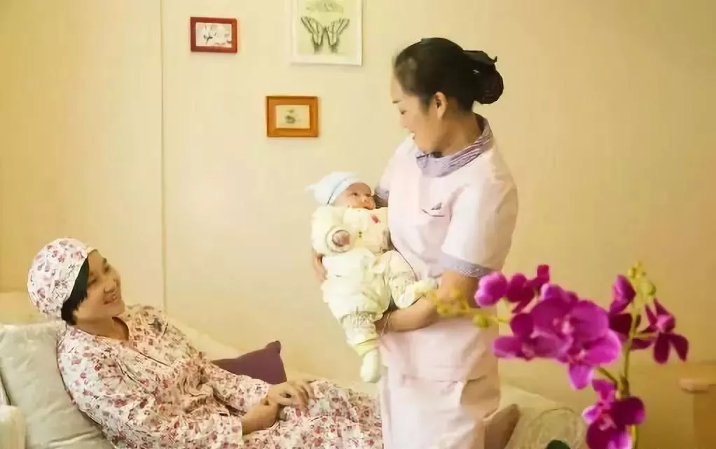 聘请月薪8000元的金牌月嫂,仅仅三天就把孩子摔成重伤