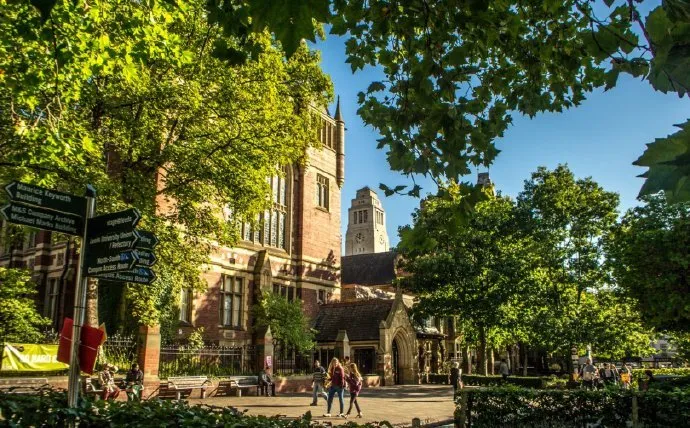 利兹大学相当于国内什么大学（非常难忘的大学就读体验）