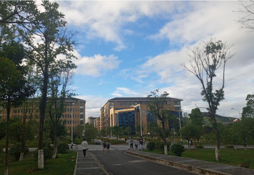 二本线就能读的医科大学，这3所实力还不错，最适合中等考生