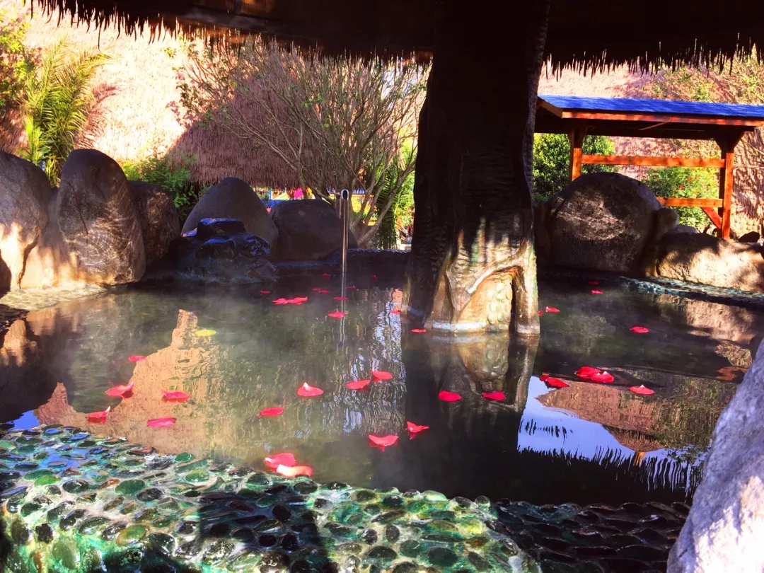 金色庄园葡萄酒价格云南红河州弥勒玫瑰庄园