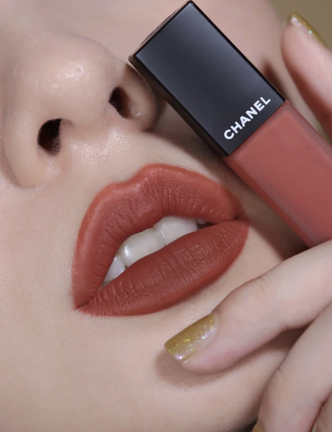 5支合适30岁女人的口红,颜色低调又耐看,素颜涂也显白