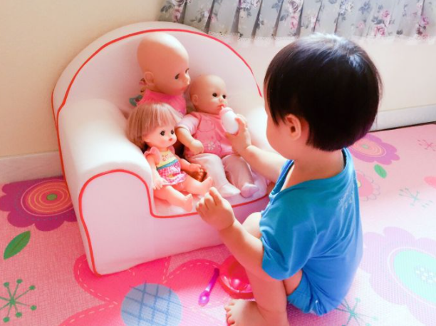 孩子和家里的娃娃越来越像，有什么神奇之处？家长不必吓唬自己