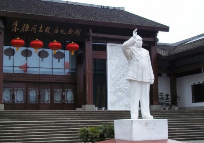 十大元帅墓地今何在？元帅们去世后都葬在了哪里？苍松翠柏掩忠魂