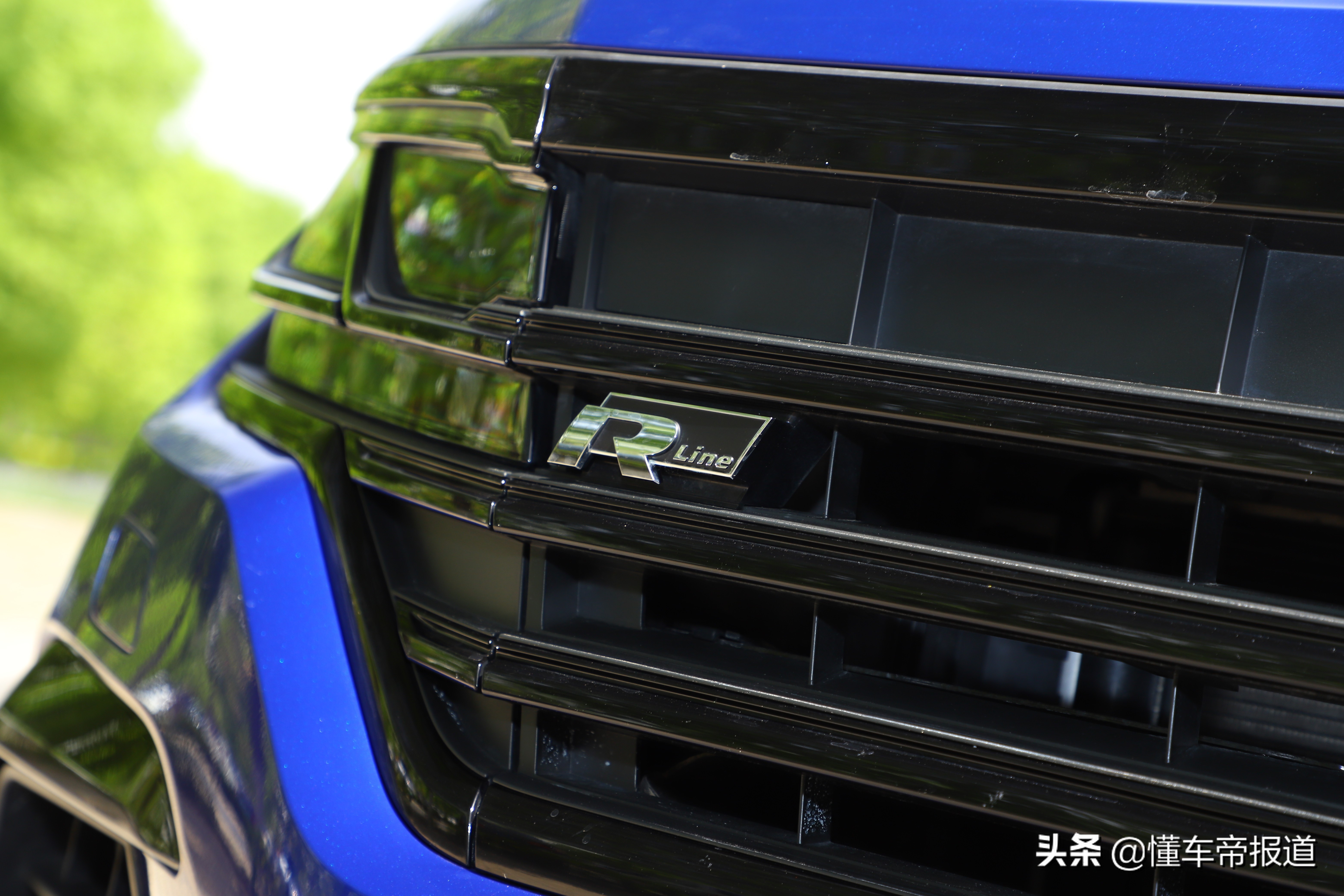 新车｜用黑化补足气场，试驾大众途锐3.0 TSI锐享版曜黑运动套装