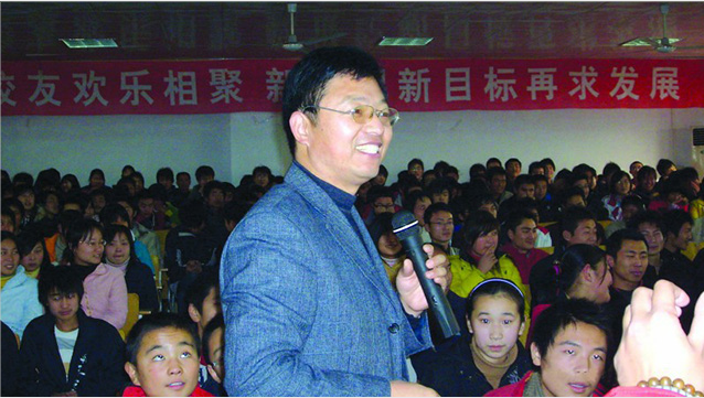 杨永信的“网戒”内幕：自我标榜清苦义行，4年入账8100万