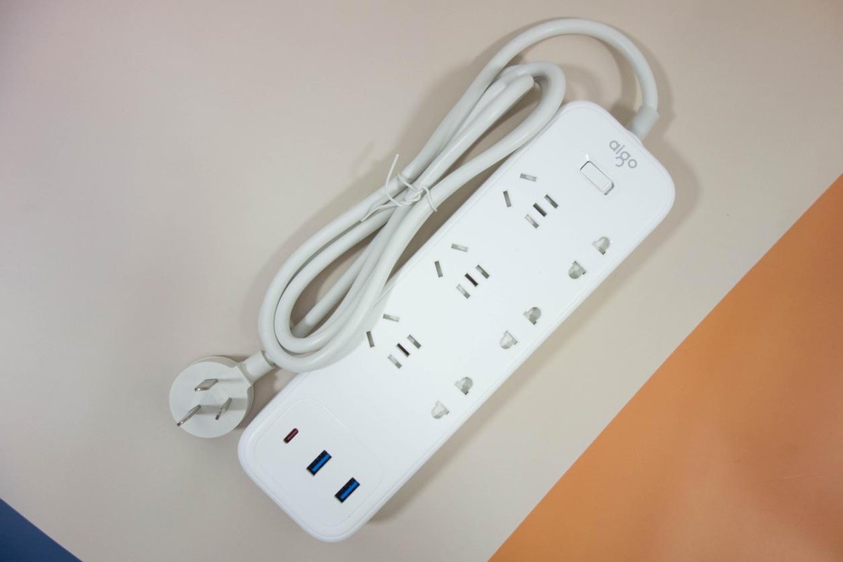 aigo插线板 65W快充版：手机、笔记本快充好搭档