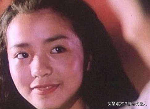 央视十大美女主播颜值对比(央视十大美女主播颜值对比，有人越老越美，有人发福白发变大妈)