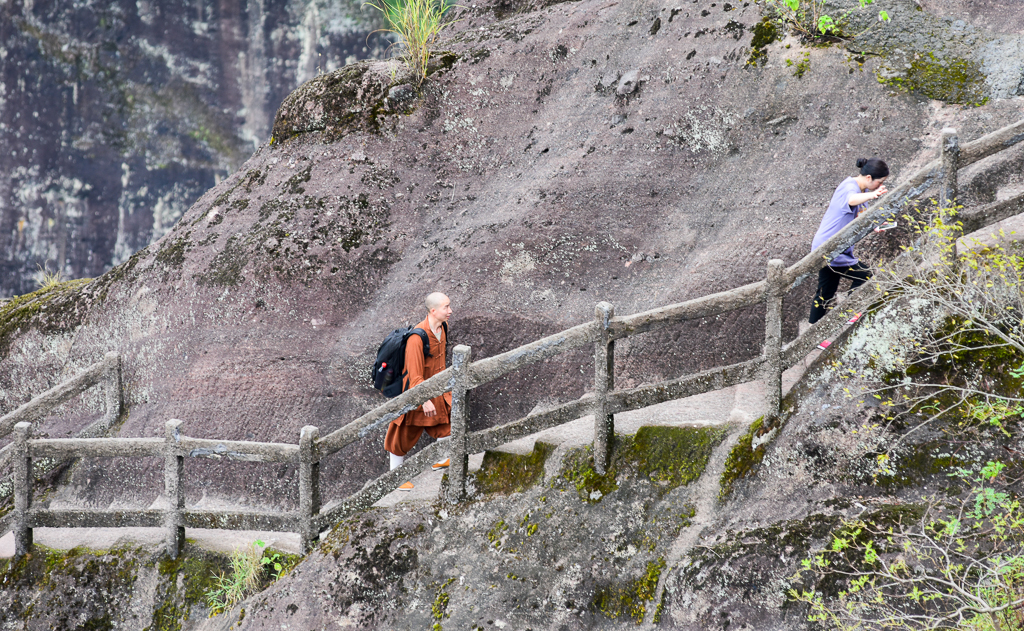 福建天游峰，不仅是世界遗产武夷山的主景，也是亚洲最大单体岩石