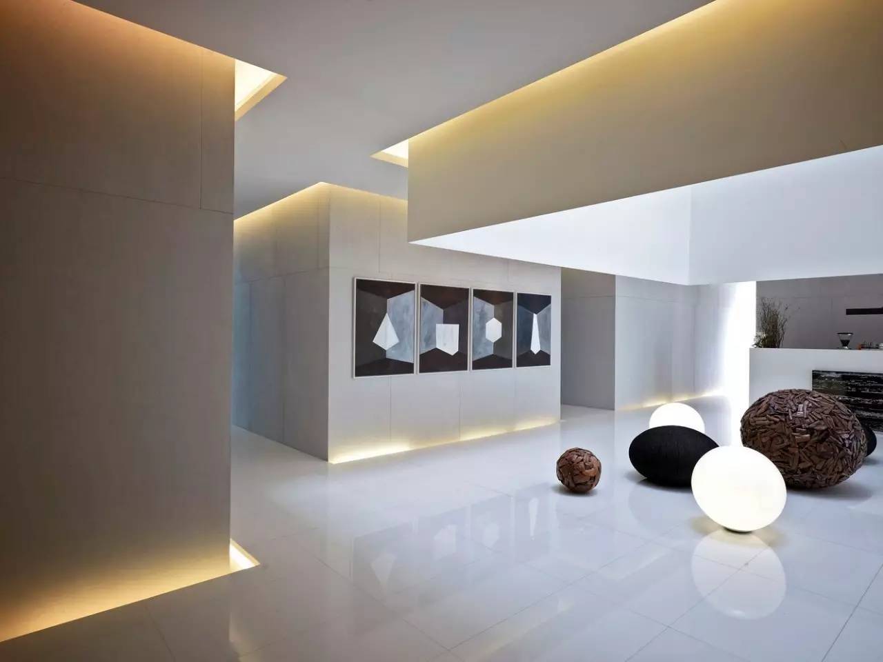 灯带等特别受欢迎,尤其是墙上的嵌入式线性led灯条,开灯的时候,墙面