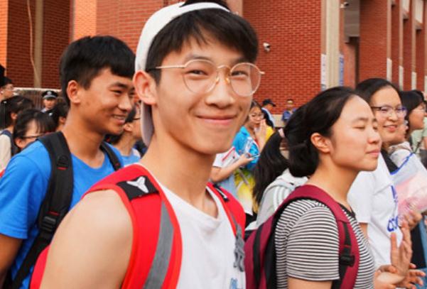 2017个省高考状元（多名高考状元背景公开）