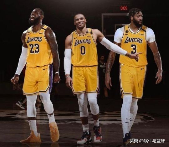 nba盖帽大师都有哪些(乔丹是场均得分王，那篮板、助攻、抢断、盖帽的第一人分别是谁？)