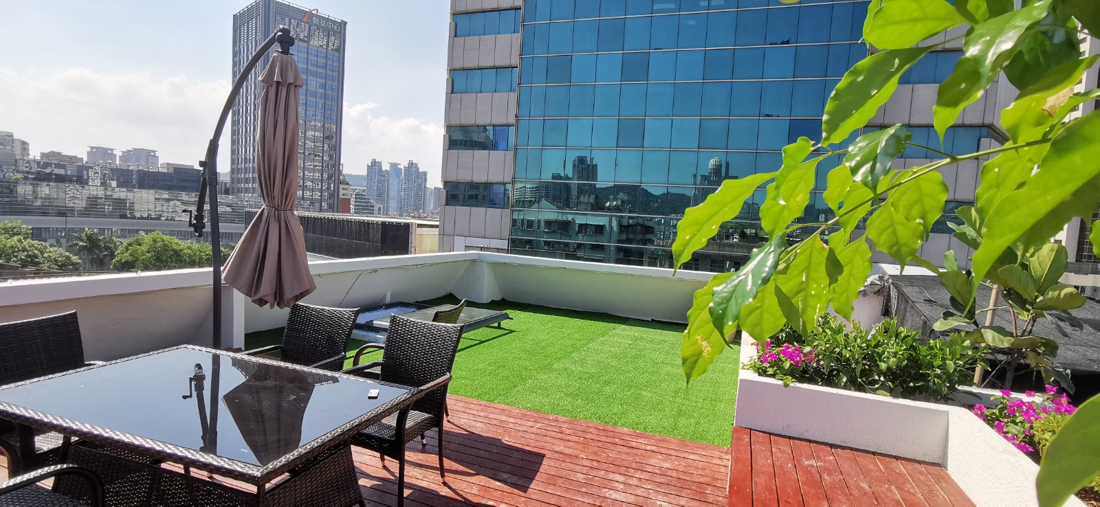 100㎡爱马仕橙现代摩登装饰，气质相当高贵，看到露台我酸了