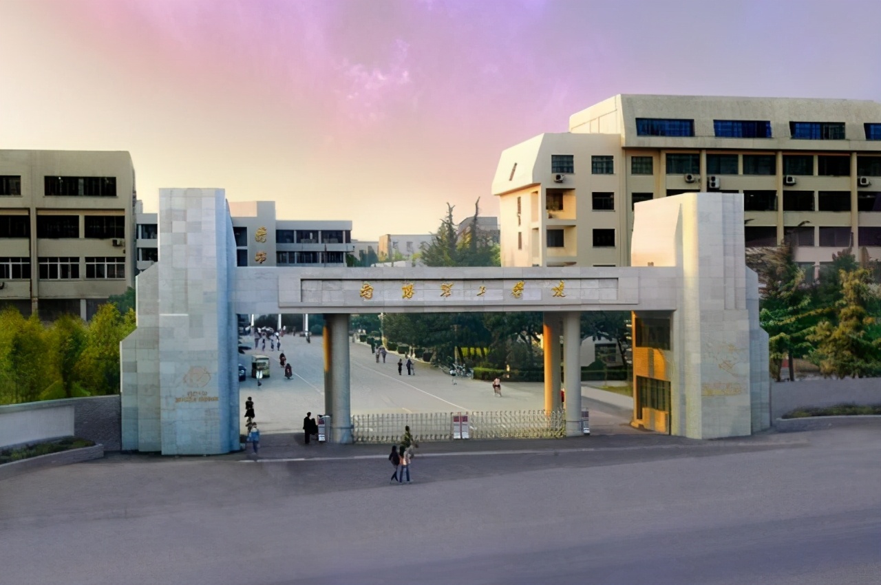 2021年，河南省内一本27所，其中10所没有硕士点