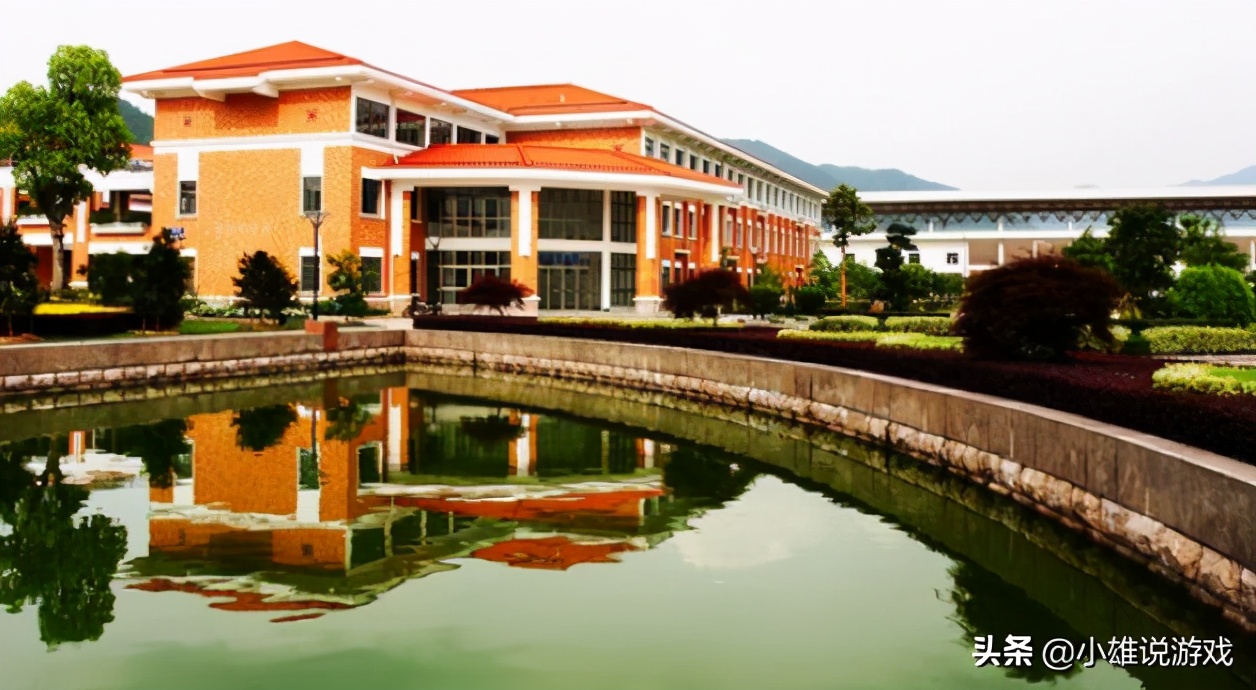 浙江金华市这四所重点中学，教学设备先进，占地面积广阔