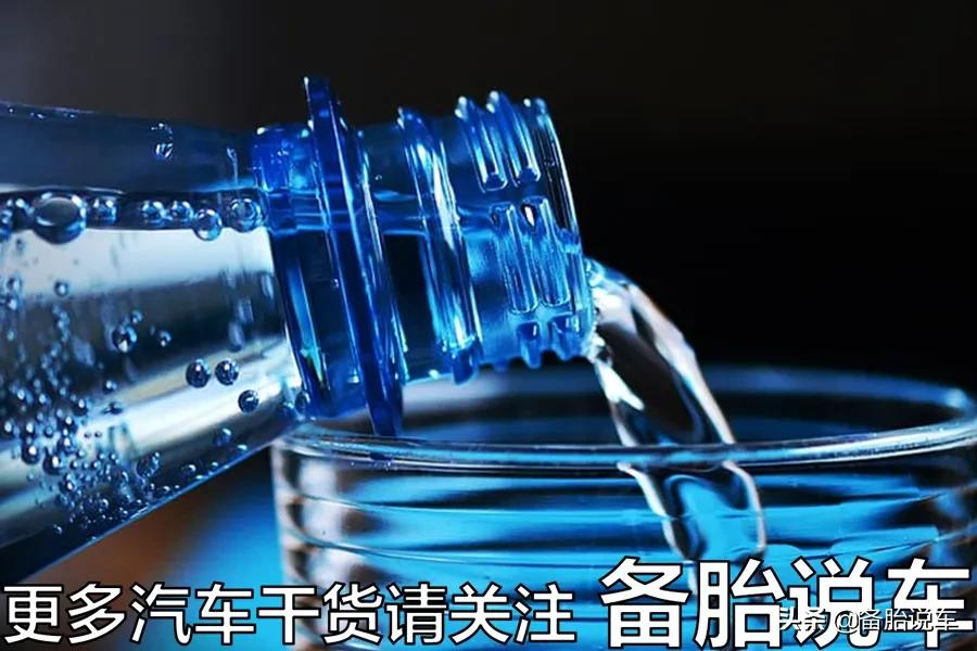 肥皂水也能去污,还有必要去买玻璃水?浪费钱吗?