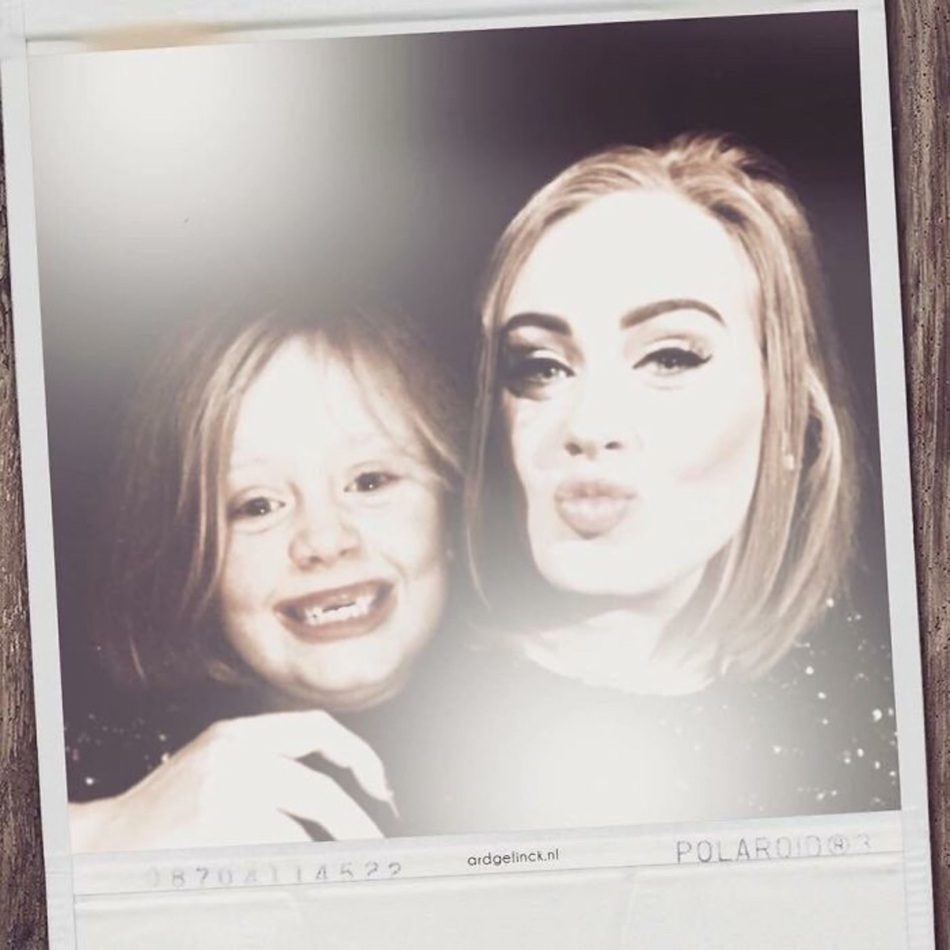 国外50个名人和年轻时的自己合影，岁月可以改变什么呢？