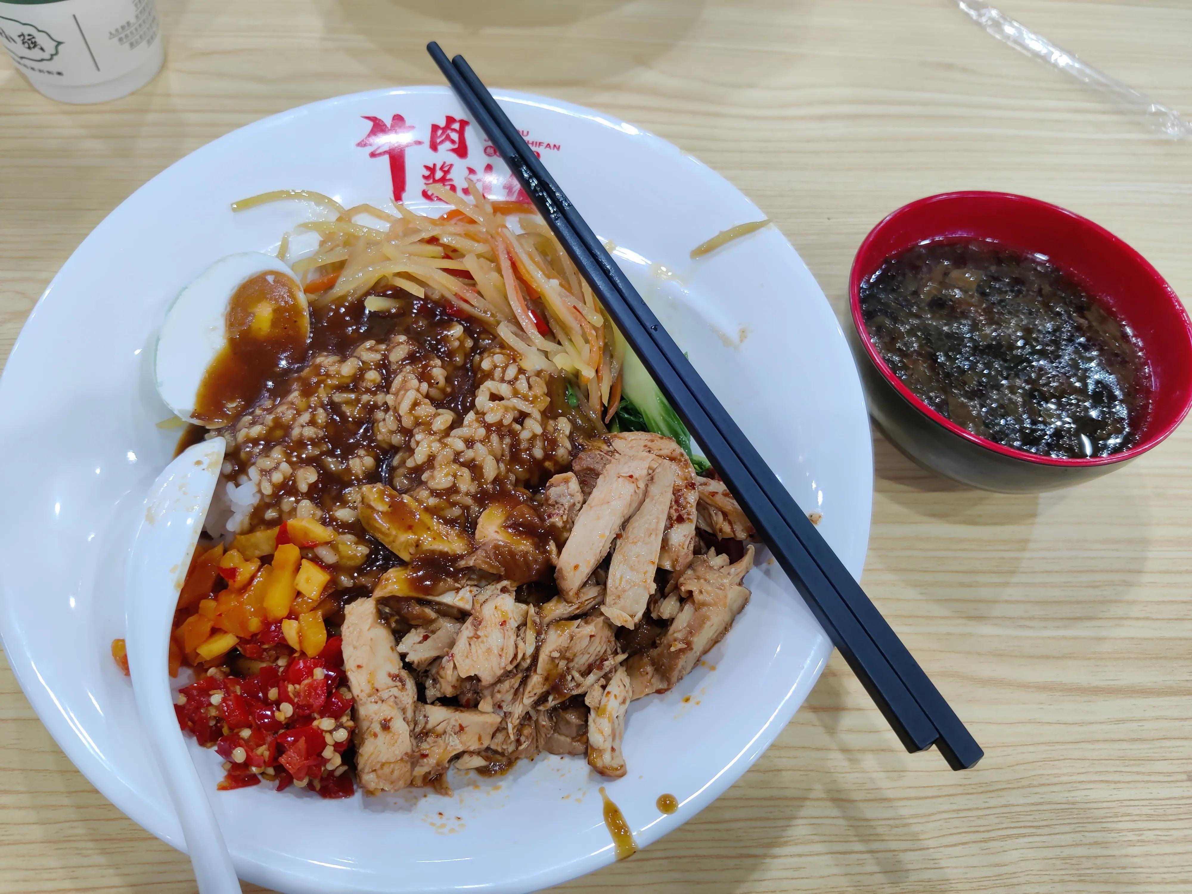 大学生活｜小张同学分享近期在食堂吃的一日三餐