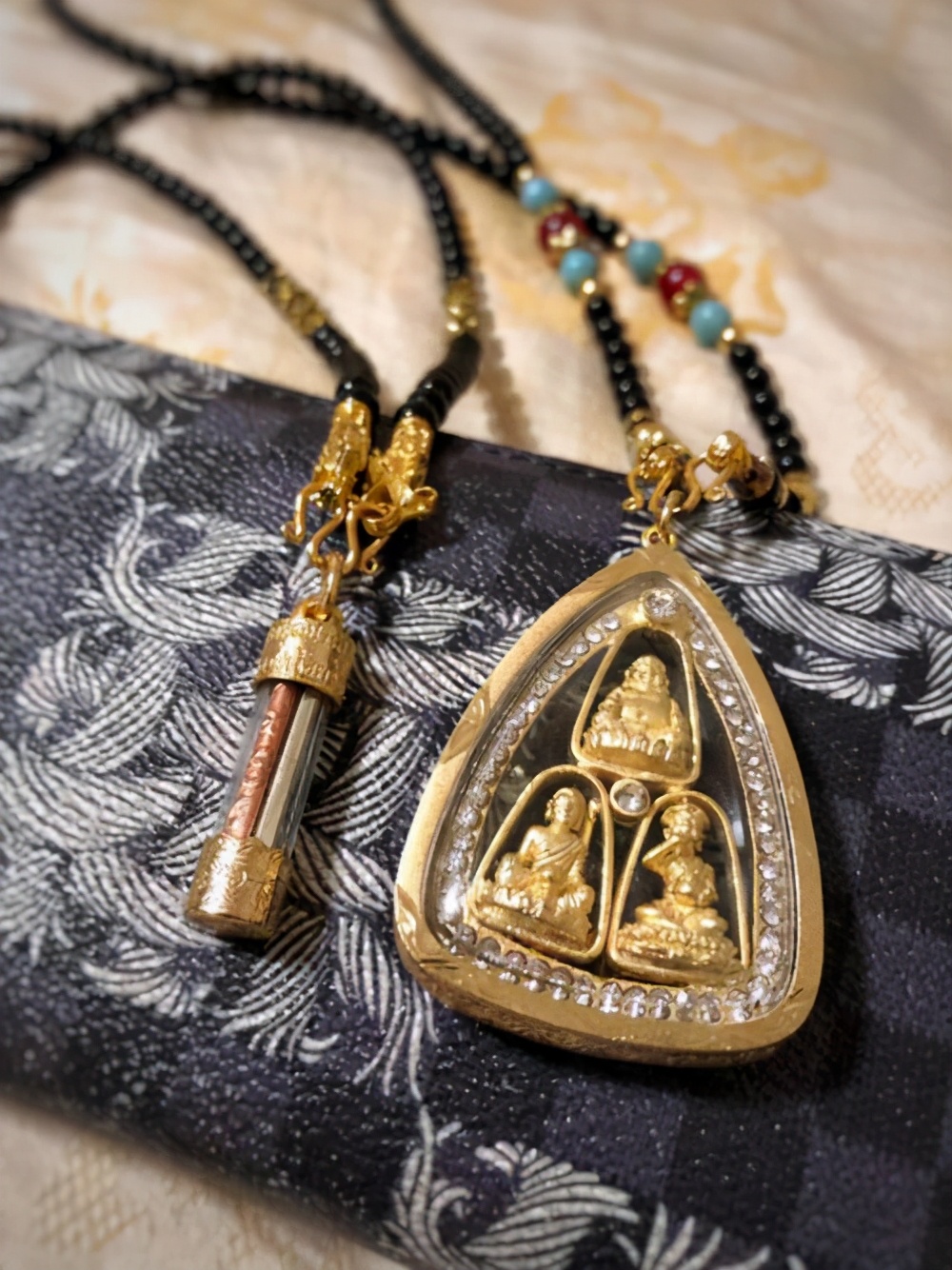 泰国佛牌极度危险(掩面佛牌可怕的一面)-世界十大之最