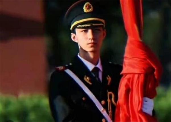 小学校草偏软萌，大学校草修饰重，中学校草正青春，颜值最高