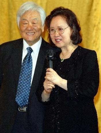 "琼瑶"名字来源于诗经中的《木瓜》:她的一生都在践行这首诗