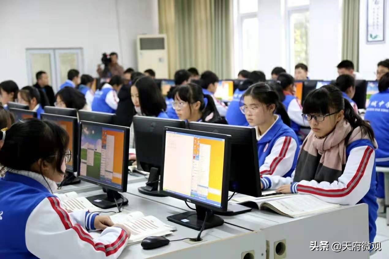 办特色学校·创卓越高中，来看新都香城中学的十年树木和芝兰玉树