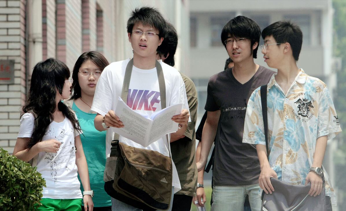 高考518分只能“喜提”大专，安徽文科生伤心哭诉，官方回应来了