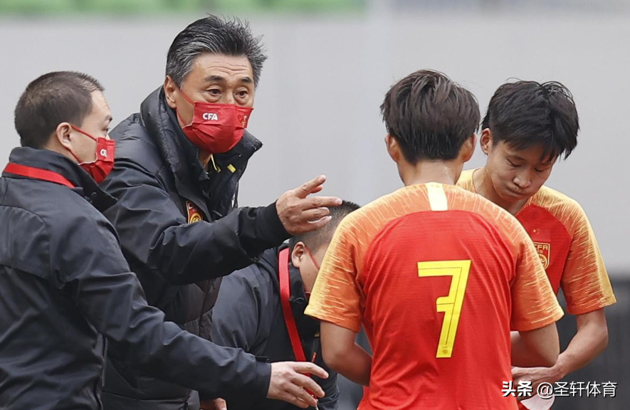 门将预判对了方向(3-0！中国女足U17大爆发，2分钟连轰2球，空门戏耍 打崩对方门将)