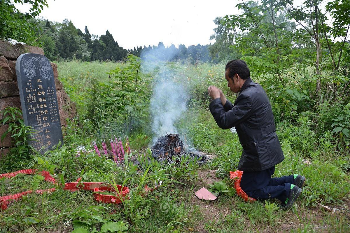 在农村，清明上坟讲究“两不去”，啥意思，为啥