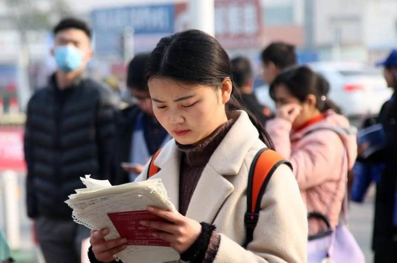 花几万报名“公务员”培训班，究竟值不值得，过来人告诉你真相