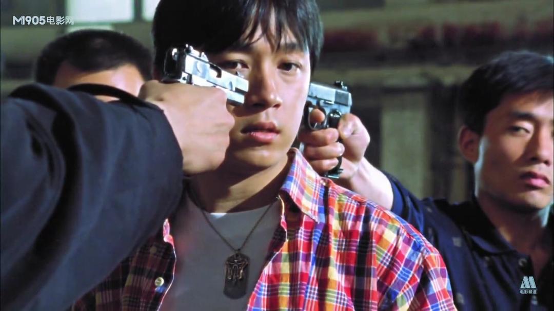 情不自禁电影(2001年潘粤明又颓又懵懂,为何他主演的《情不自禁》至今