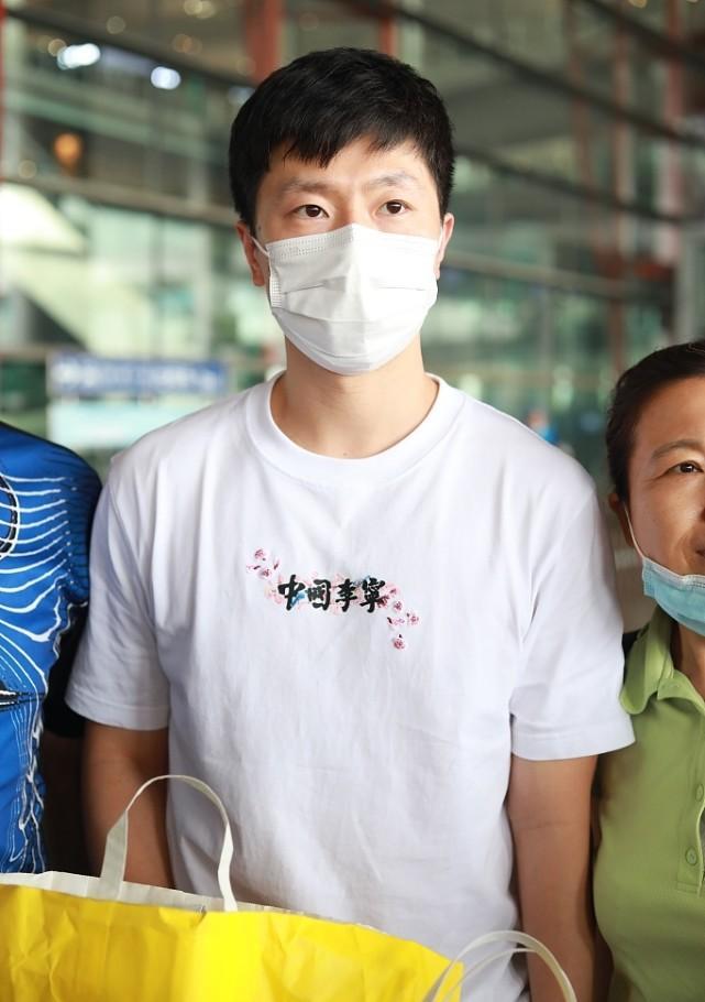 乒乓球马龙肌肉（运动员的身材就是好，马龙穿短袖挡不住&quot;腱子肉&quot;，直男也有审美）-华海博客