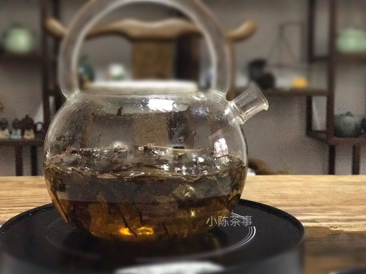 煮白茶的方法时间(寒露渐近，煮壶白茶，润燥火，简单三分钟，讲述正确的煮白茶方式)