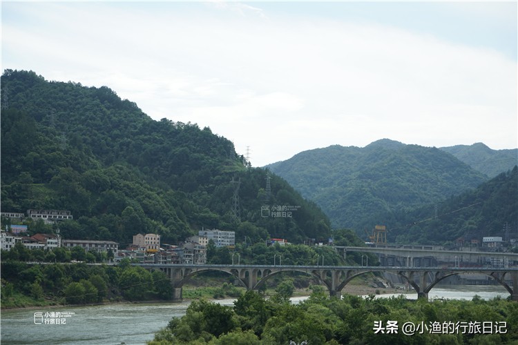 陕西最适合康养避暑的4个县城，环境好超凉快，长寿老人有很多