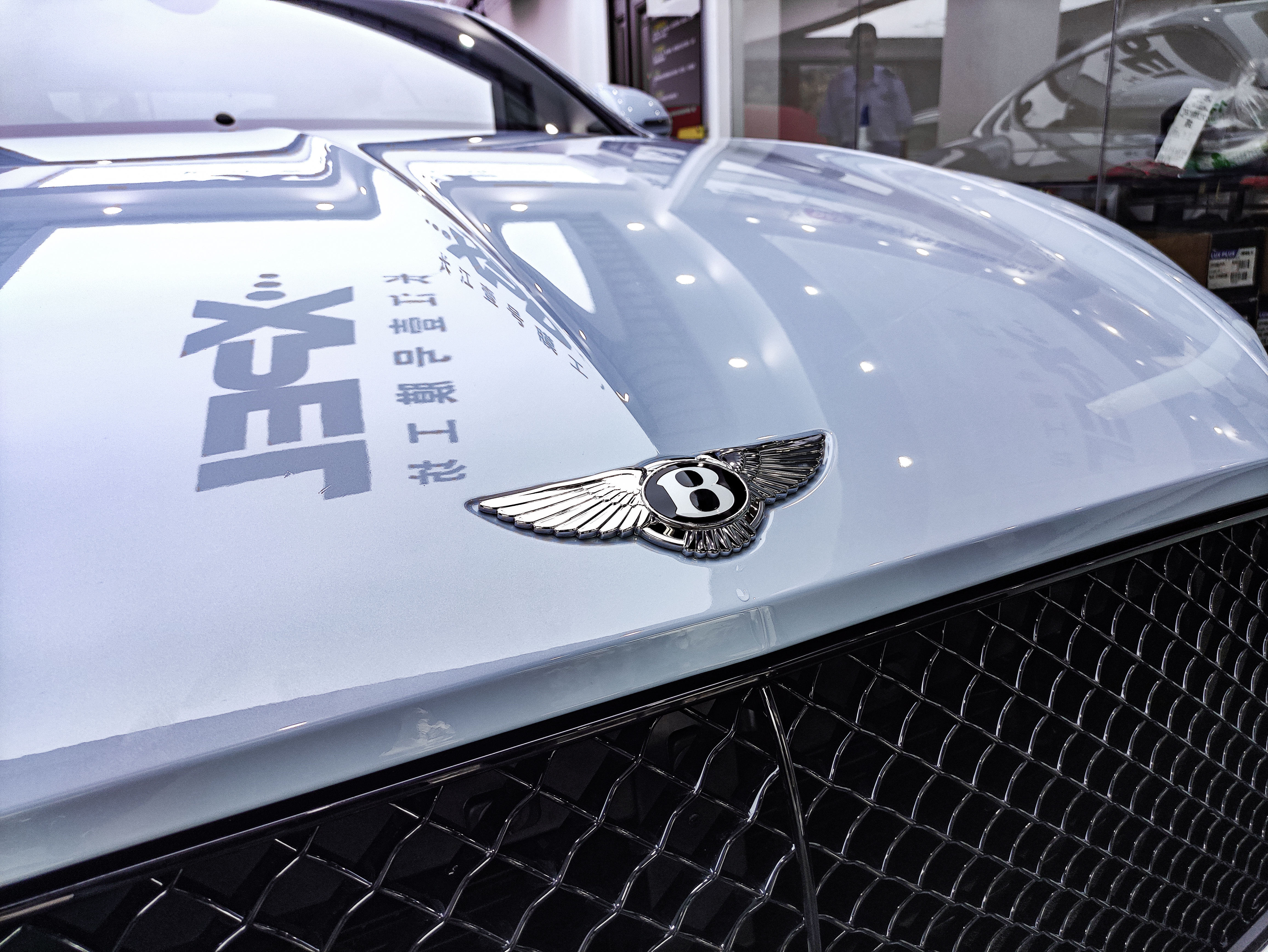 有钱人首选双门轿跑，宾利欧陆就是身价千万的象征