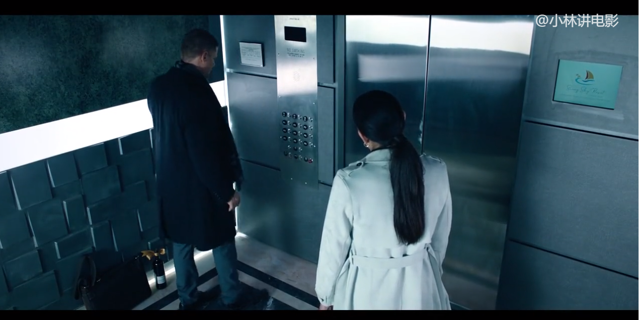 惊悚片：男女被困电梯80小时，脱困后第一件事，竟然是去删监控