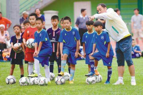 国足58年后为什么没参加世界杯(看中国足球的发展史你就知道｜为何七八十年代还不错如今却落寞了)